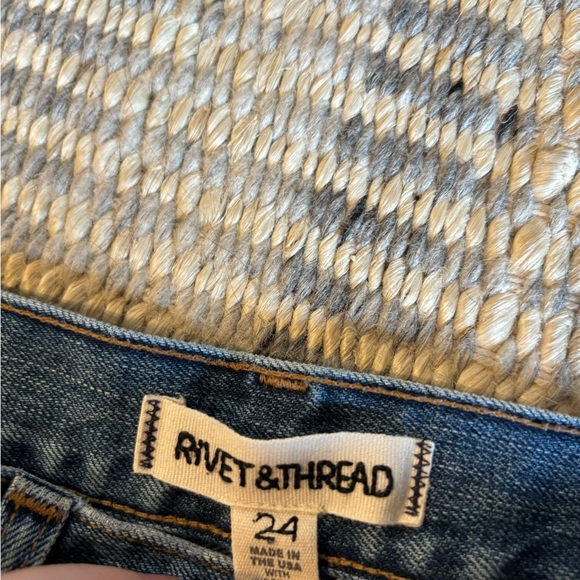 Rivet and threat jeans - Picture 2 of 2